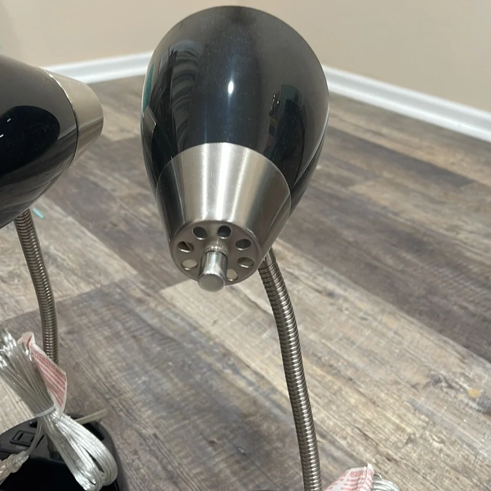 2 Lamps - Picture 7 of 7